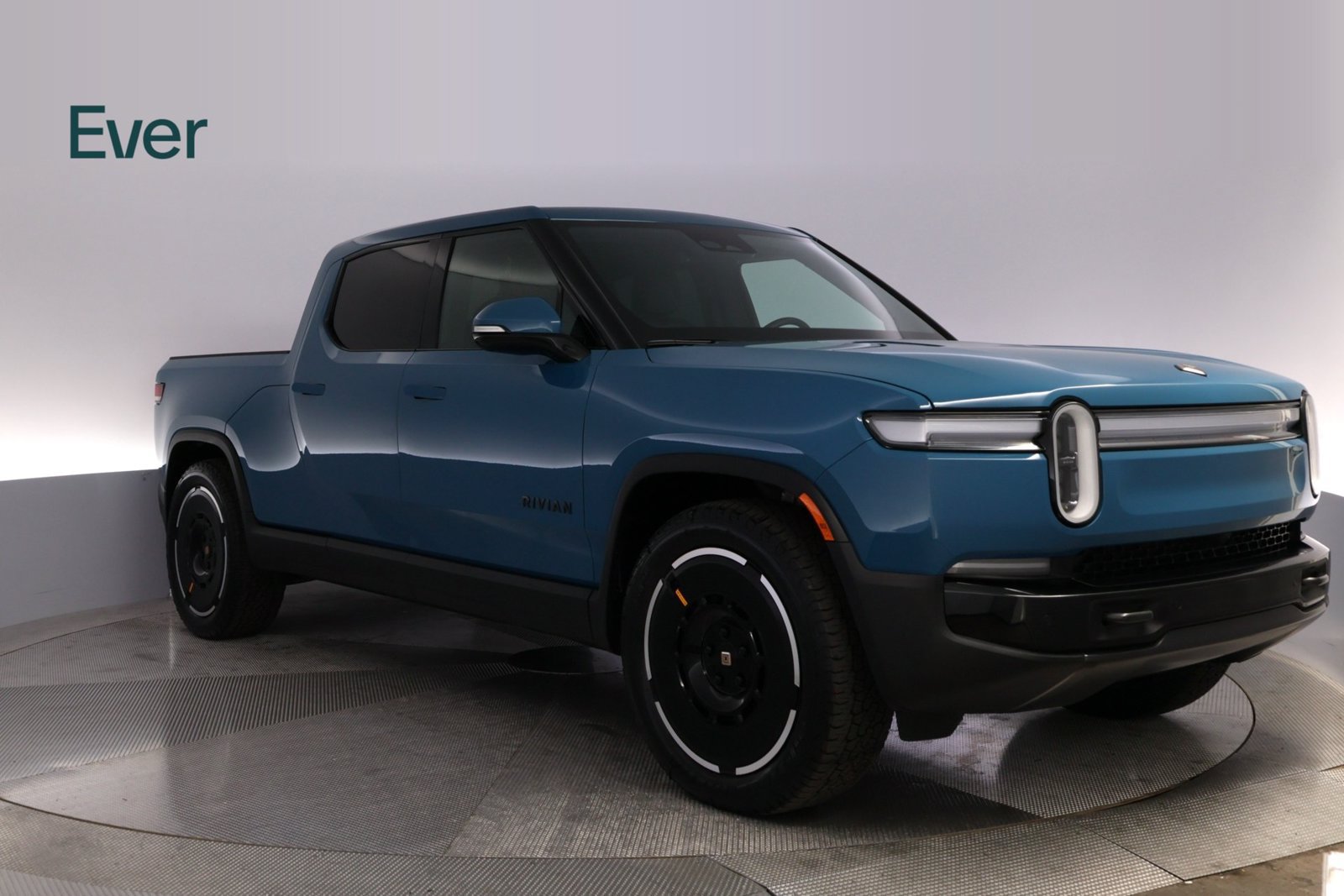 Used 2025 Rivian R1T Adventure Dual AWD/4WD image 13