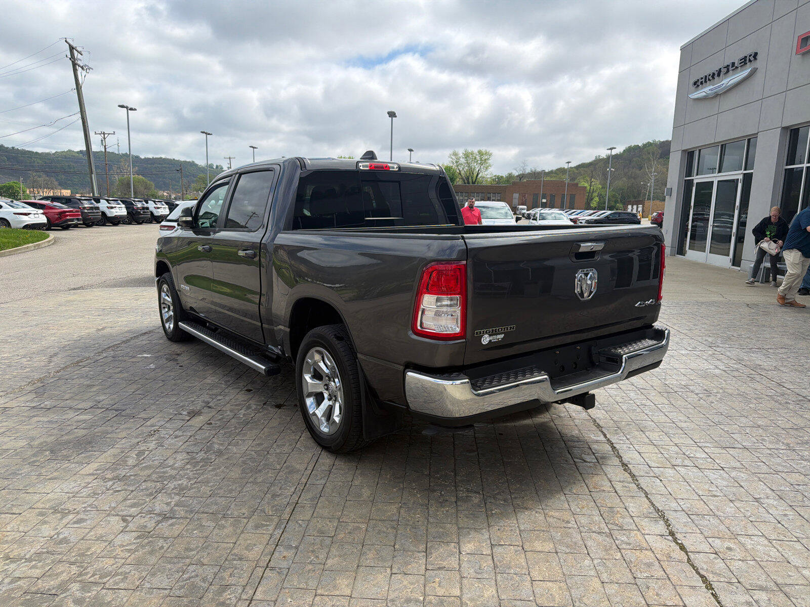 Used 2020 RAM 1500 4x4 Crew Cab image 6