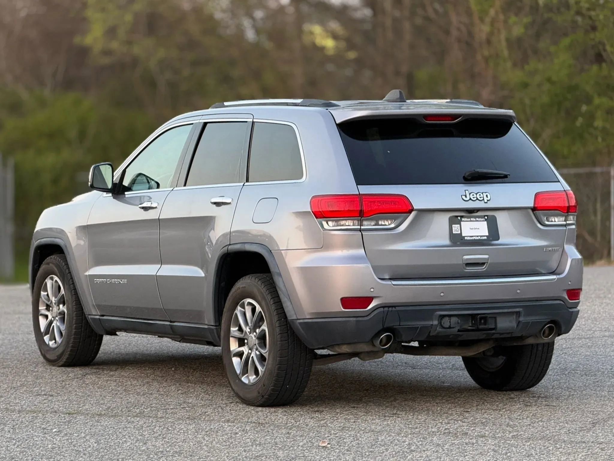 Used 2014 Jeep Grand Cherokee Limited w/ Trailer Tow Group IV image 10