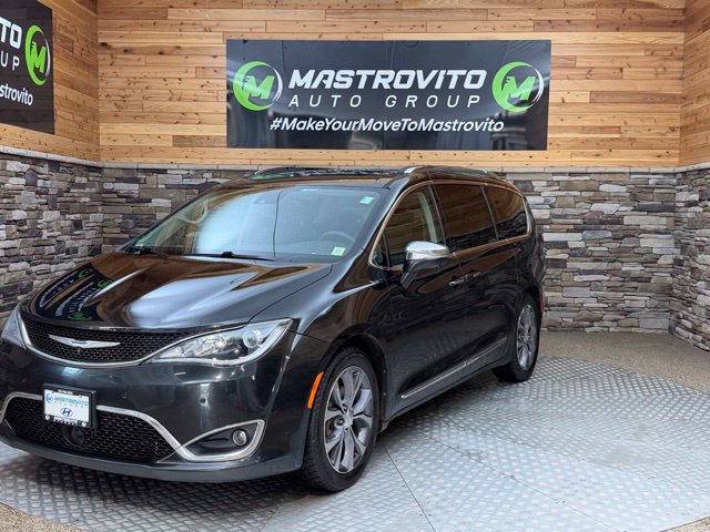 Used 2017 Chrysler Pacifica Limited FWD image 5