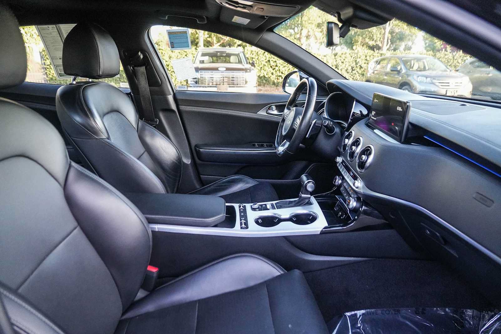 Used 2022 Kia Stinger GT1 AWD/4WD image 17