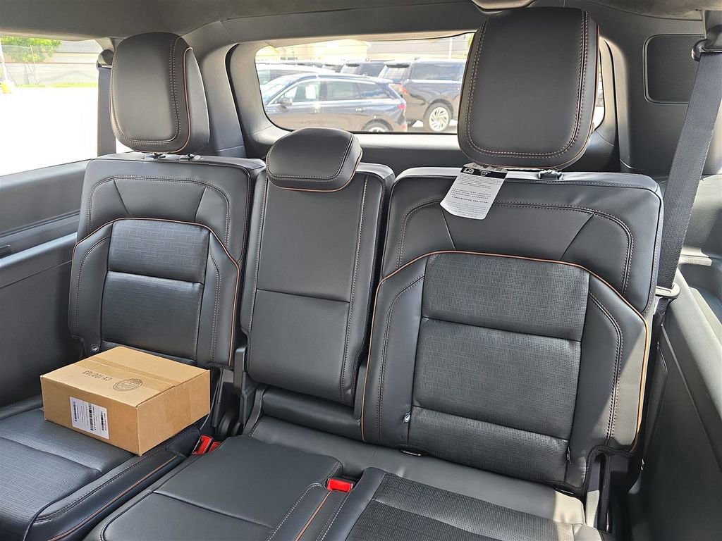 New 2025 Lincoln Navigator L Black Label image 13