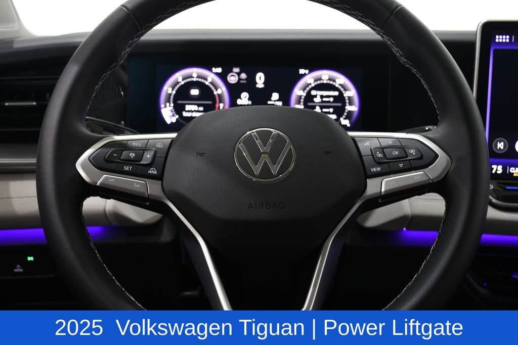 Used 2025 Volkswagen Tiguan SE image 11