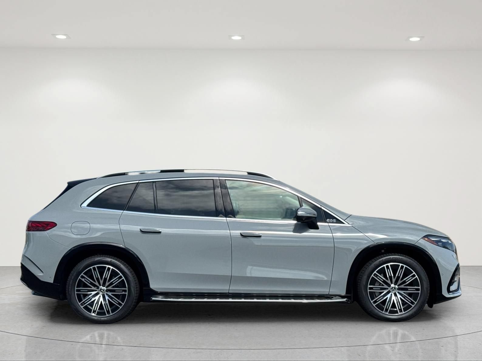 New 2026 Mercedes-Benz EQS 400 4MATIC SUV image 7
