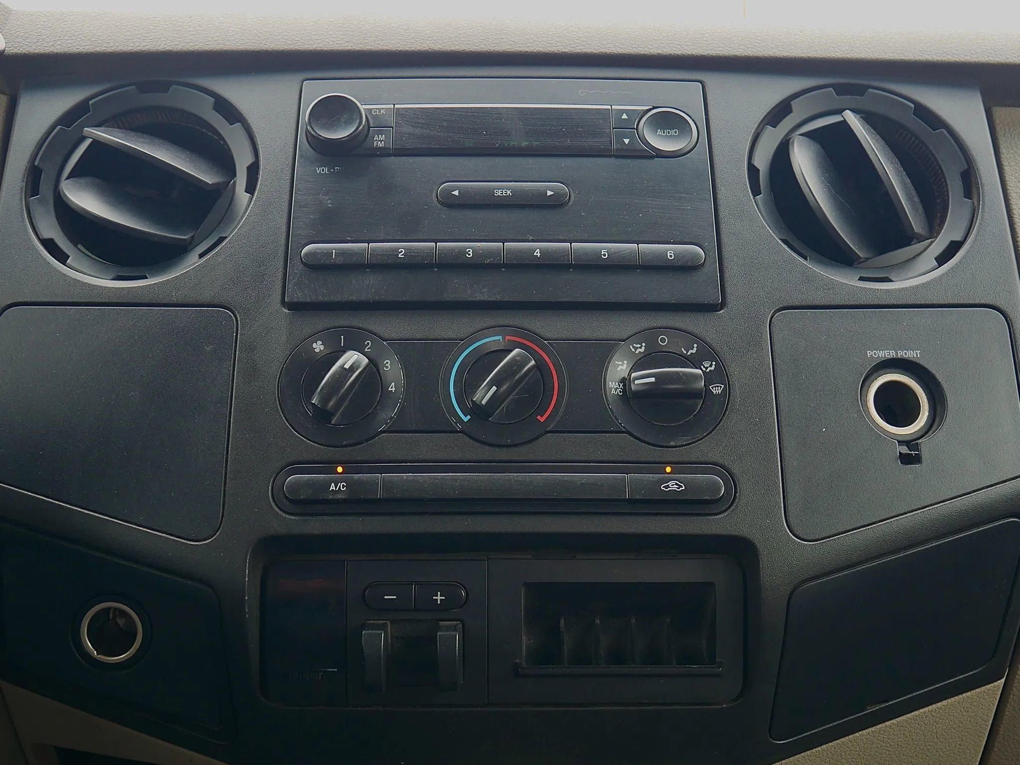 Used 2008 Ford F350 Lariat image 17