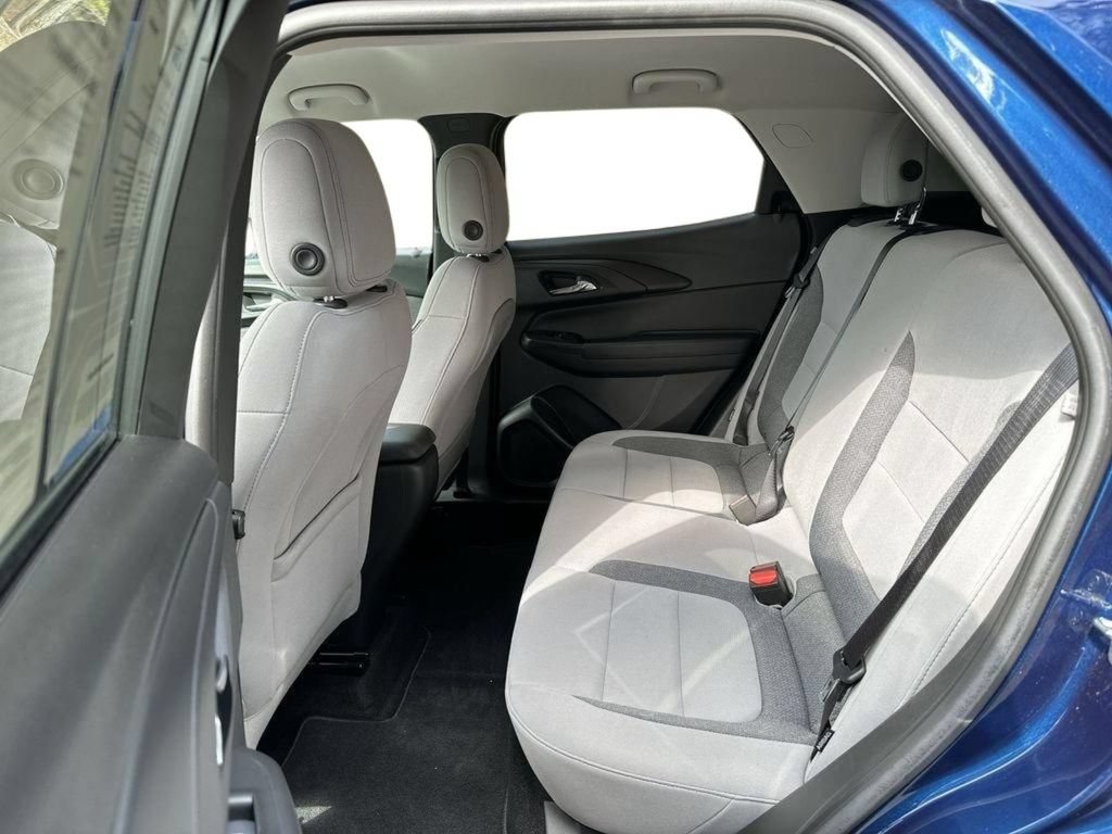 Used 2023 Chevrolet TrailBlazer LT FWD image 23