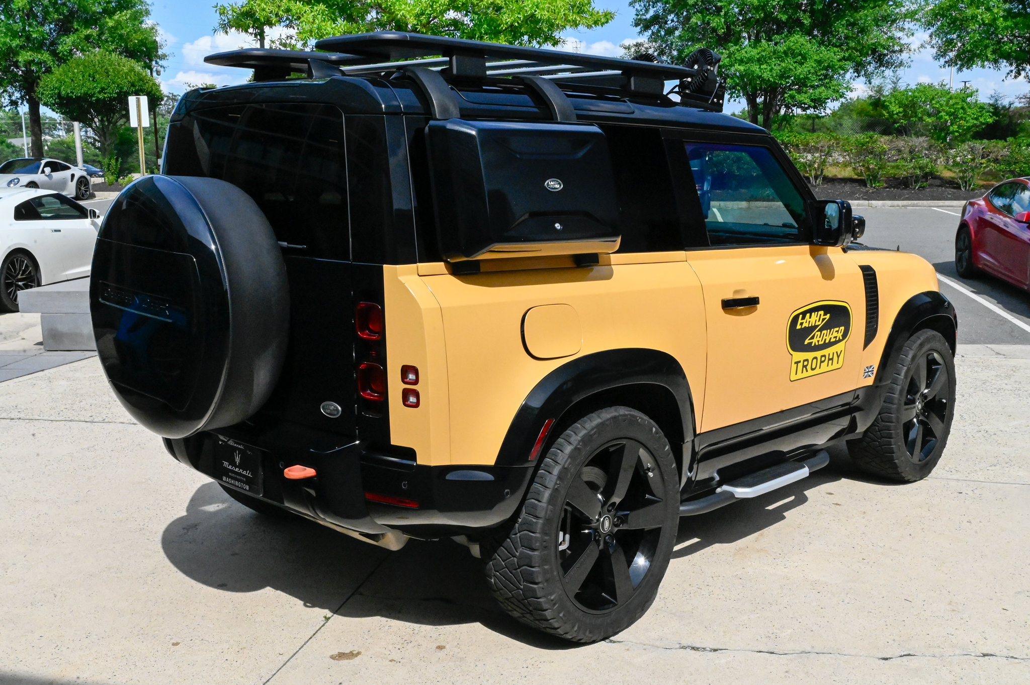Used 2023 Land Rover Defender 90 X-Dynamic SE AWD/4WD image 5
