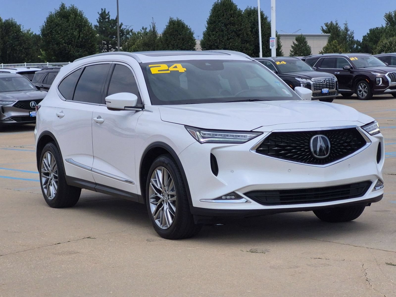 Used 2024 Acura MDX w/ Advance Package AWD/4WD image 4