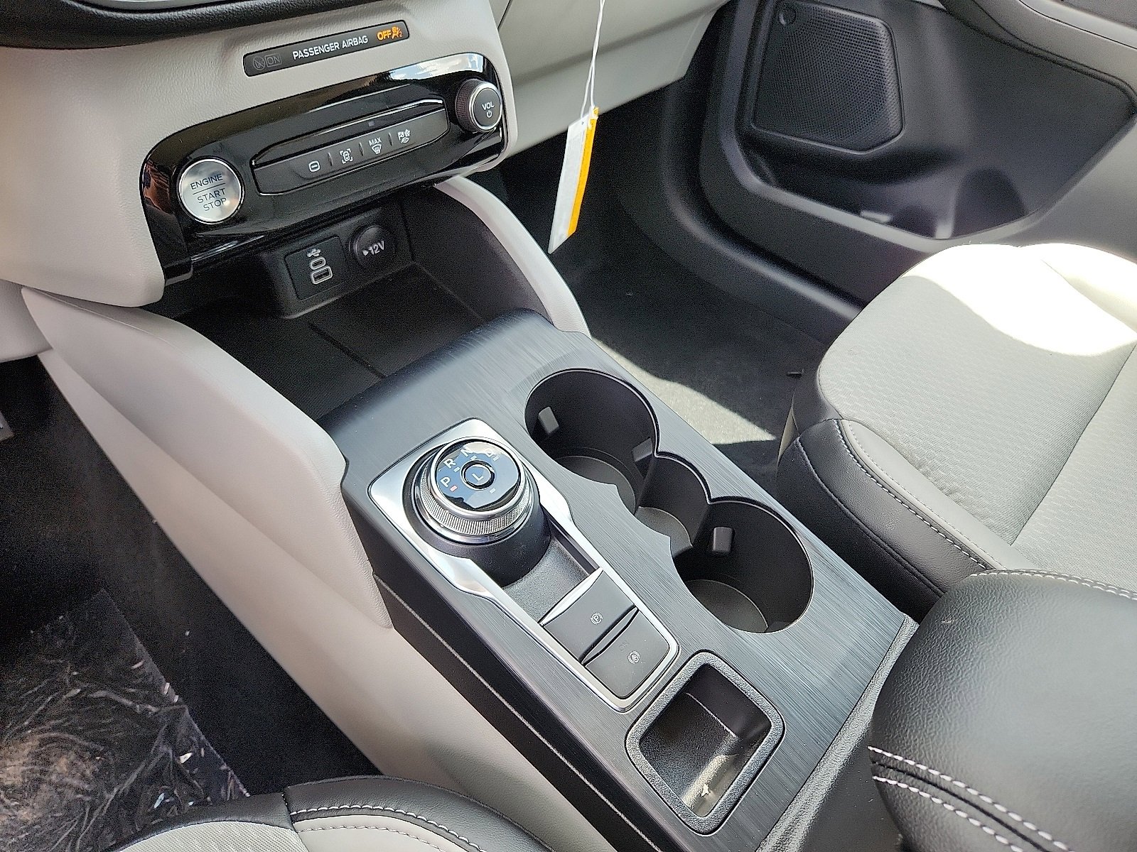 New 2025 Ford Escape SE image 18