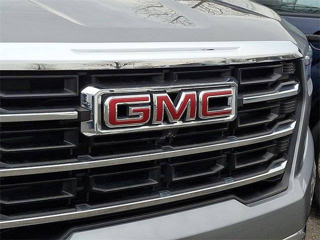 Used 2024 GMC Acadia Elevation image 9