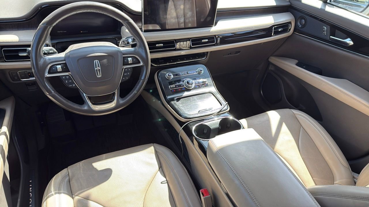 Used 2021 Lincoln Nautilus Reserve w/ Equipment Group 201A image 5