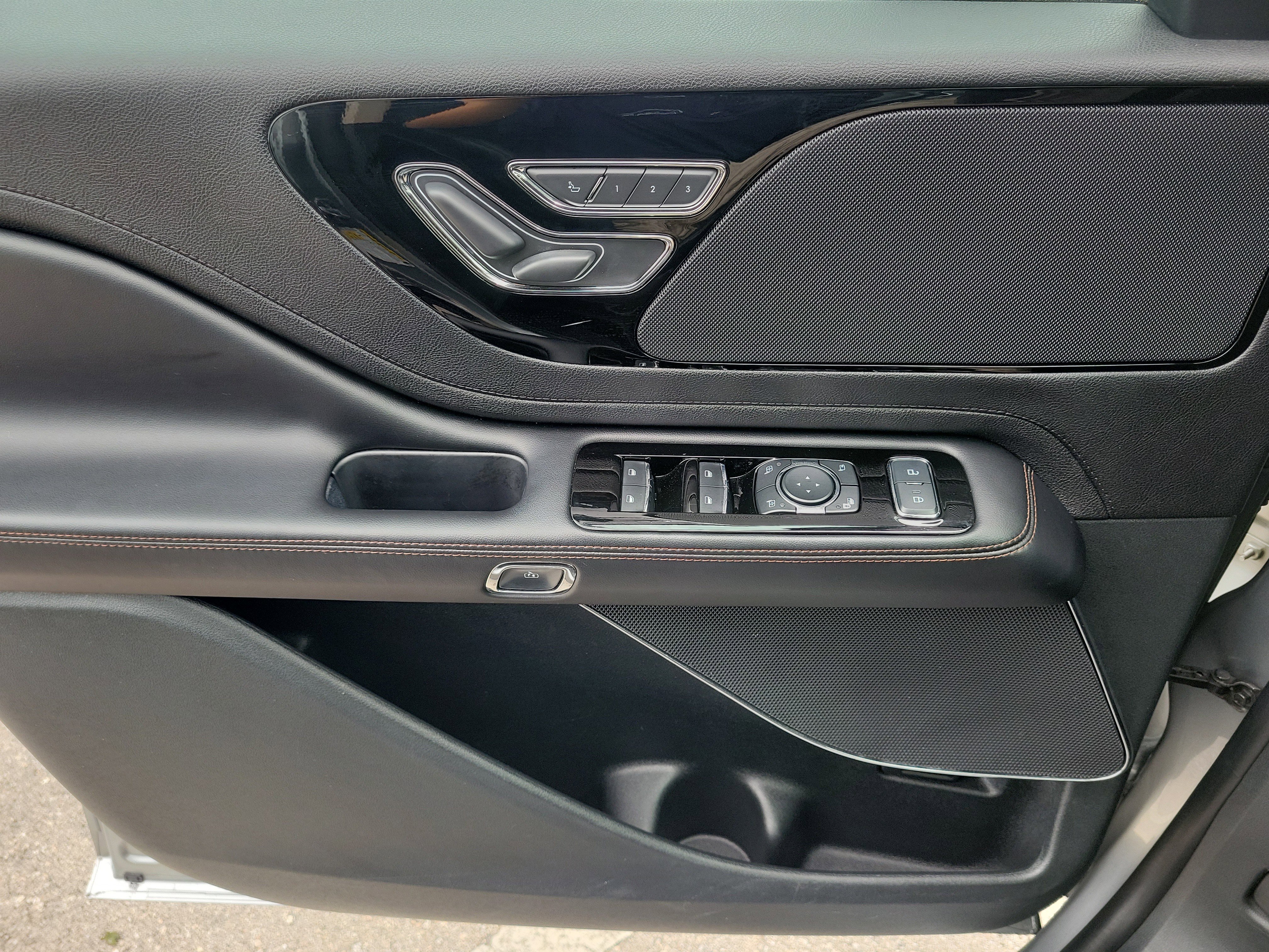 Used 2023 Lincoln Aviator 2WD w/ Premium Package image 15