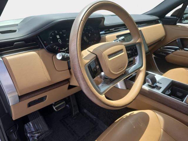 Used 2025 Land Rover Range Rover SE AWD/4WD image 25