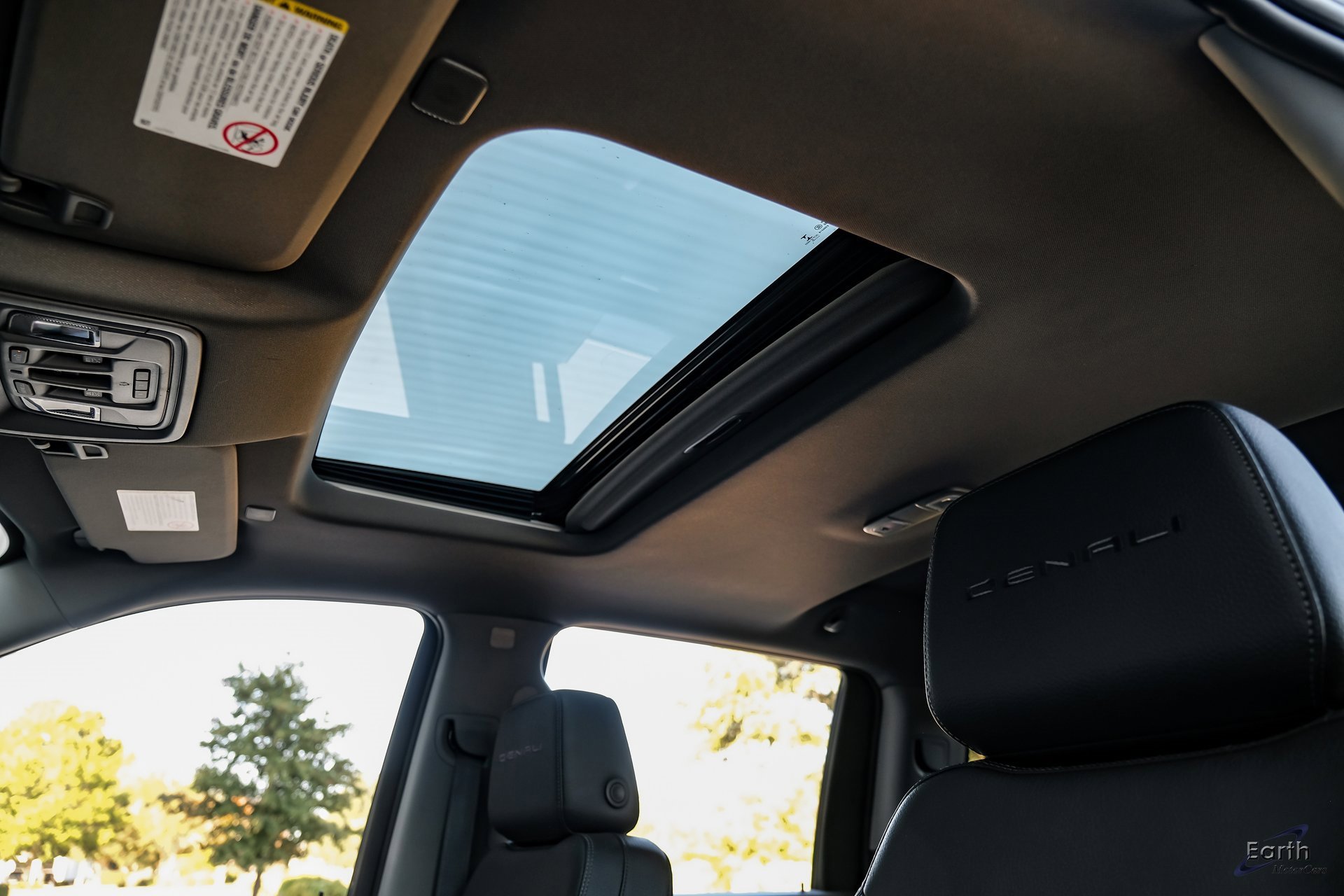 Used 2022 GMC Sierra 3500 Denali w/ Technology Package image 37