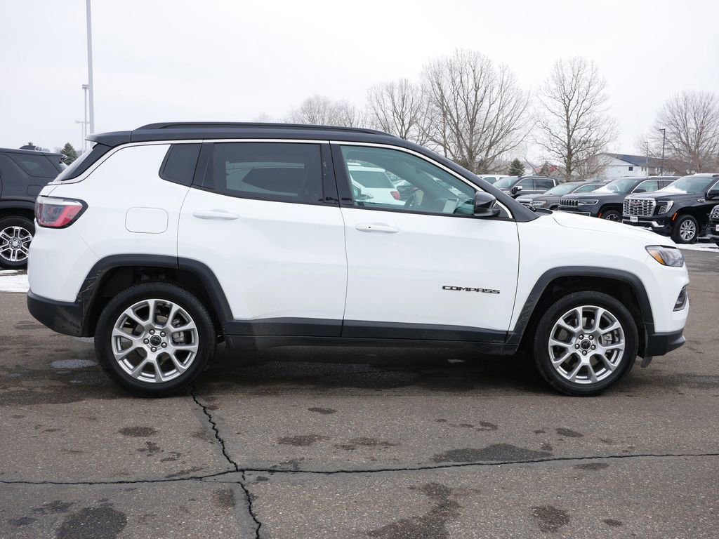 Used 2025 Jeep Compass Limited image 8