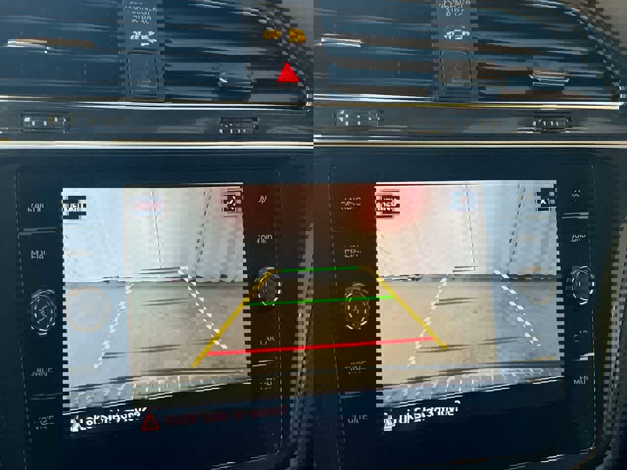 Used 2019 Volkswagen Tiguan SE image 17