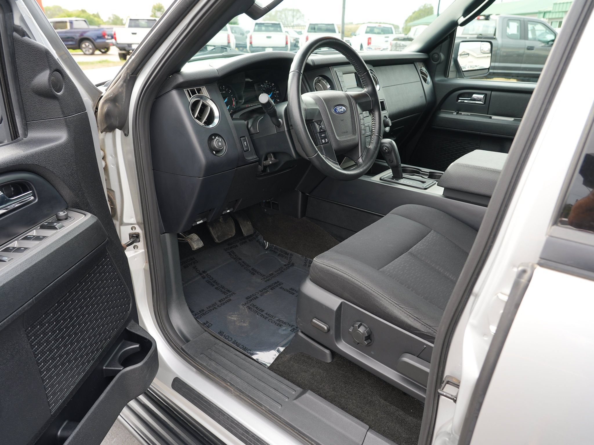 Used 2017 Ford Expedition EL XL w/ Equipment Group 101A RWD image 13