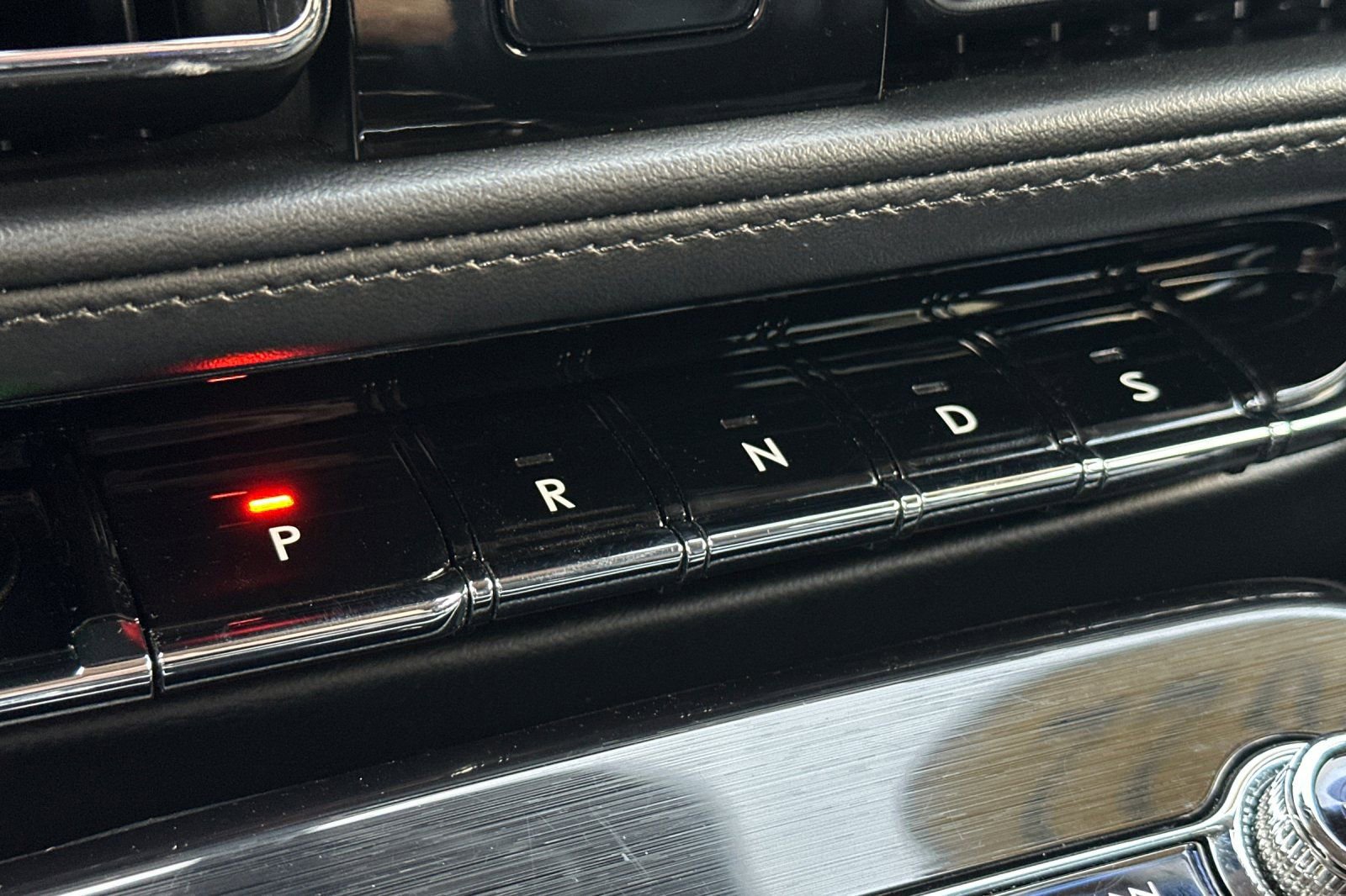 Used 2022 Lincoln Nautilus Reserve w/ Equipment Group 202A image 21