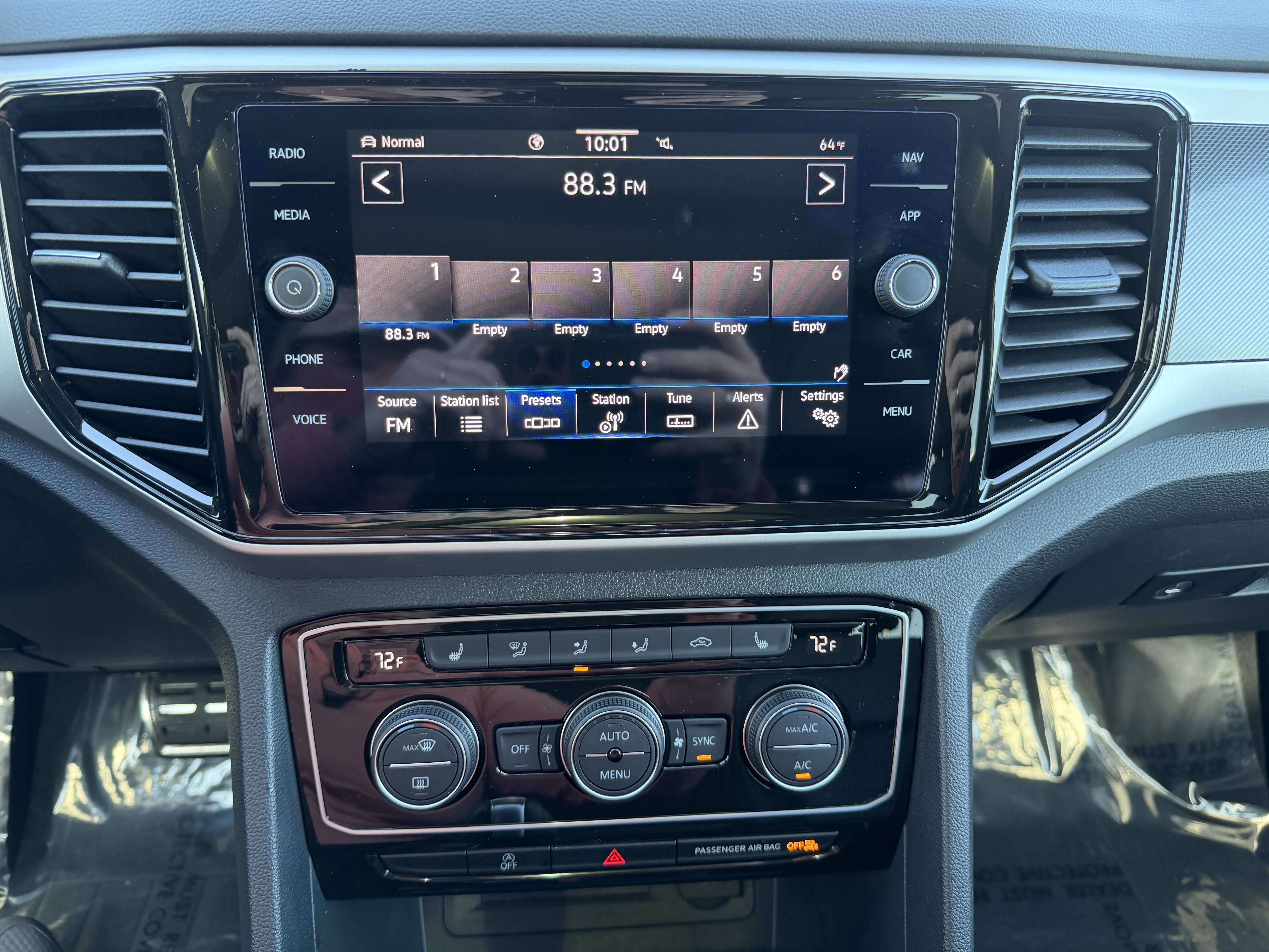 Used 2023 Volkswagen Atlas Cross Sport SEL R-Line image 19