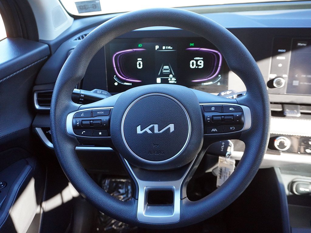 Used 2025 Kia Sportage LX image 37
