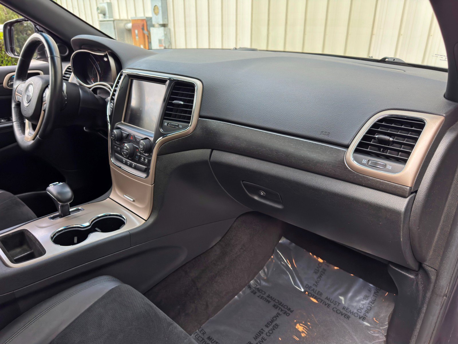 Used 2015 Jeep Grand Cherokee Altitude AWD/4WD image 14