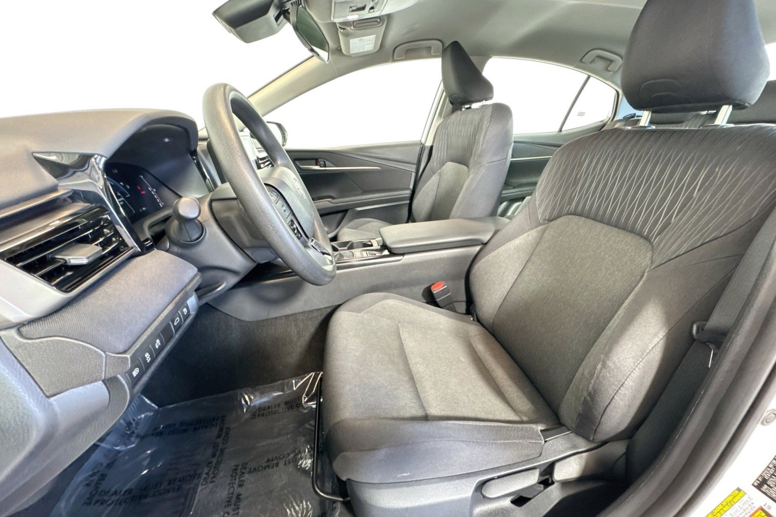 Used 2025 Toyota Camry LE FWD image 18