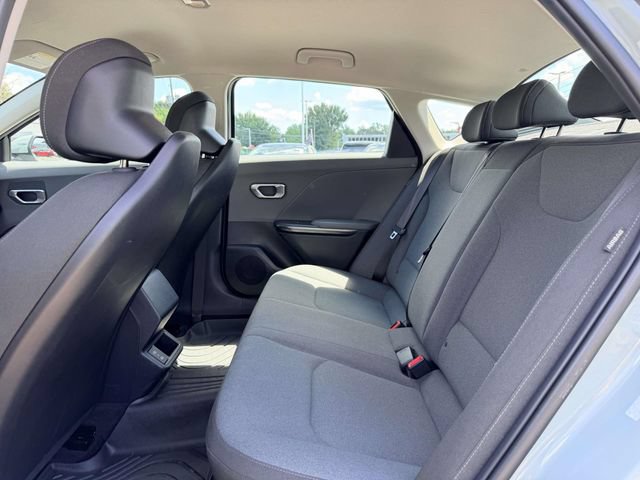 Used 2025 Kia K4 FWD image 13