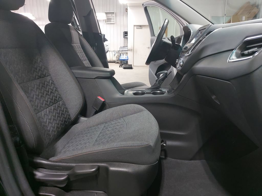 Used 2024 Chevrolet Equinox LT AWD/4WD image 10