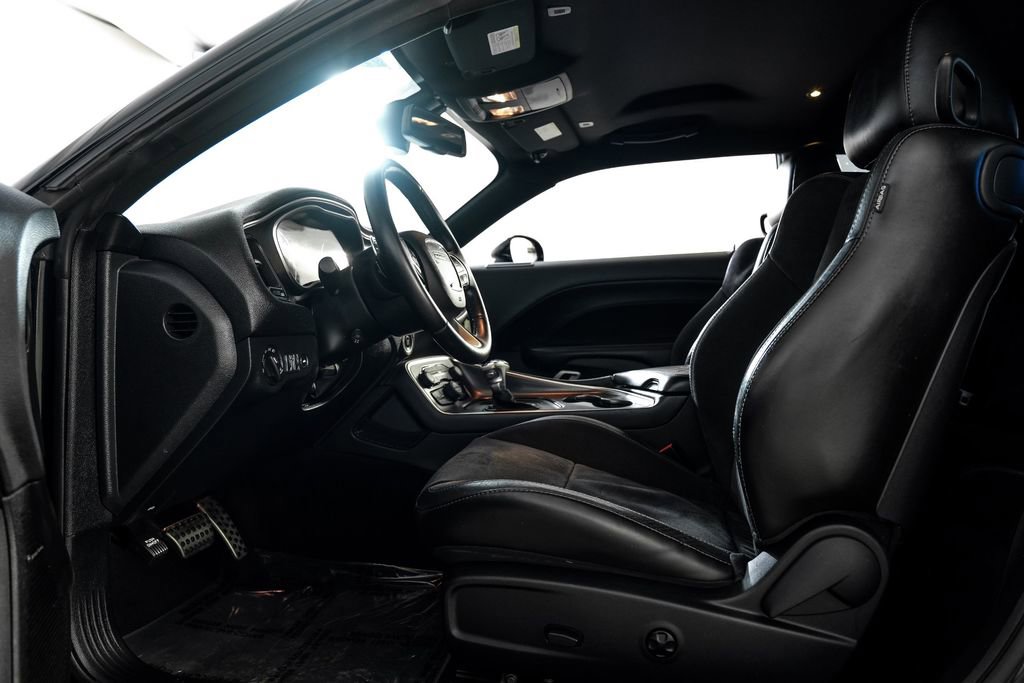 Used 2018 Dodge Challenger SXT Plus image 3