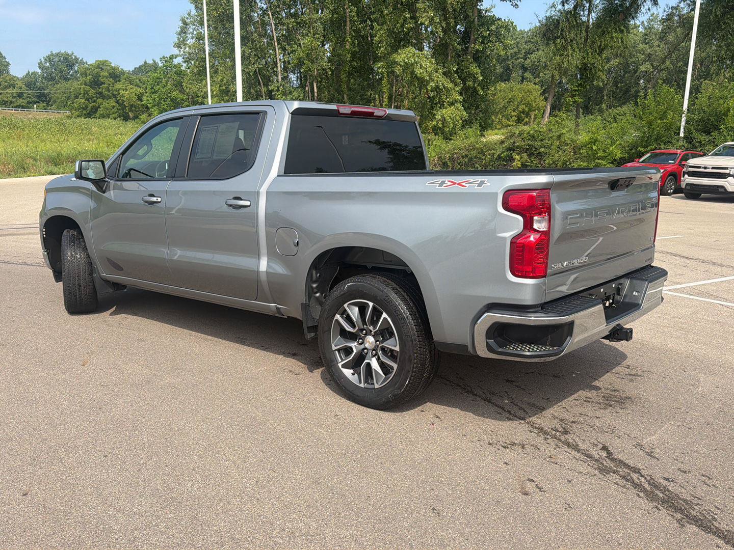 Used 2024 Chevrolet Silverado 1500 LT AWD/4WD image 3