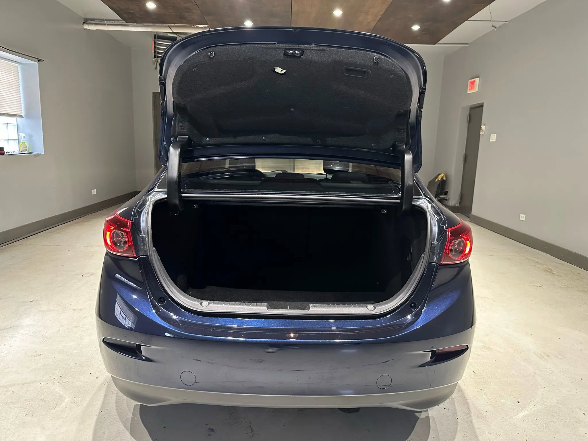 Used 2016 MAZDA MAZDA3 i Sport image 7