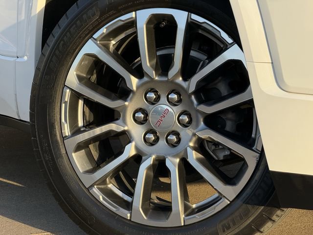 Used 2023 GMC Acadia Denali image 9