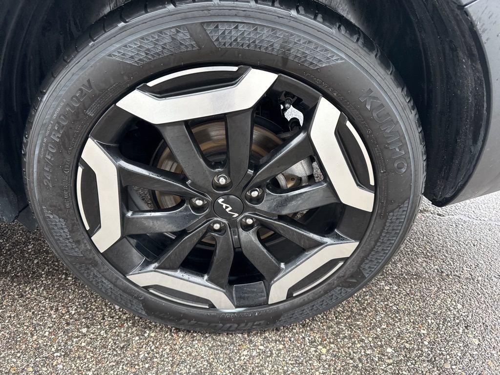 Used 2025 Kia Telluride S FWD image 9