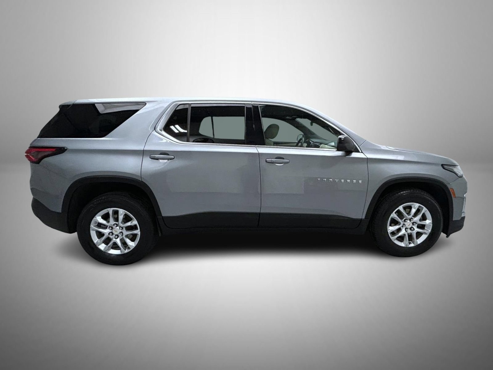 Used 2023 Chevrolet Traverse LS w/ LPO, Cargo Package AWD/4WD image 4