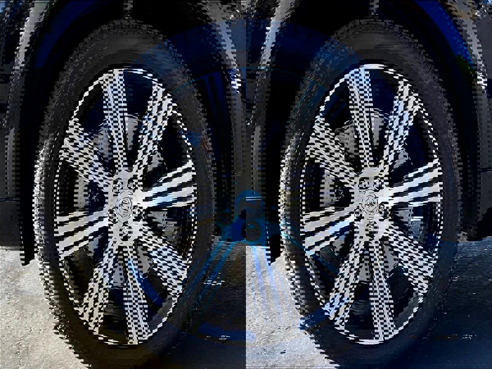 Used 2025 Volvo XC90 T8 Plus w/ Protection Package Premier image 11