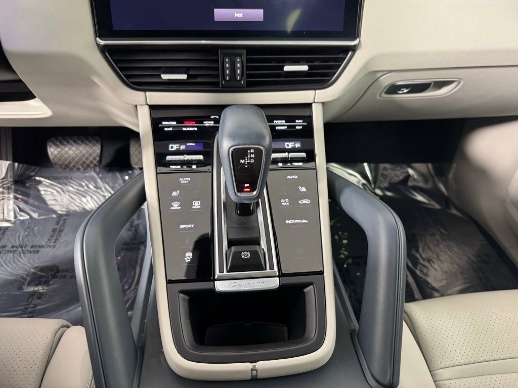 Used 2022 Porsche Cayenne AWD/4WD image 20