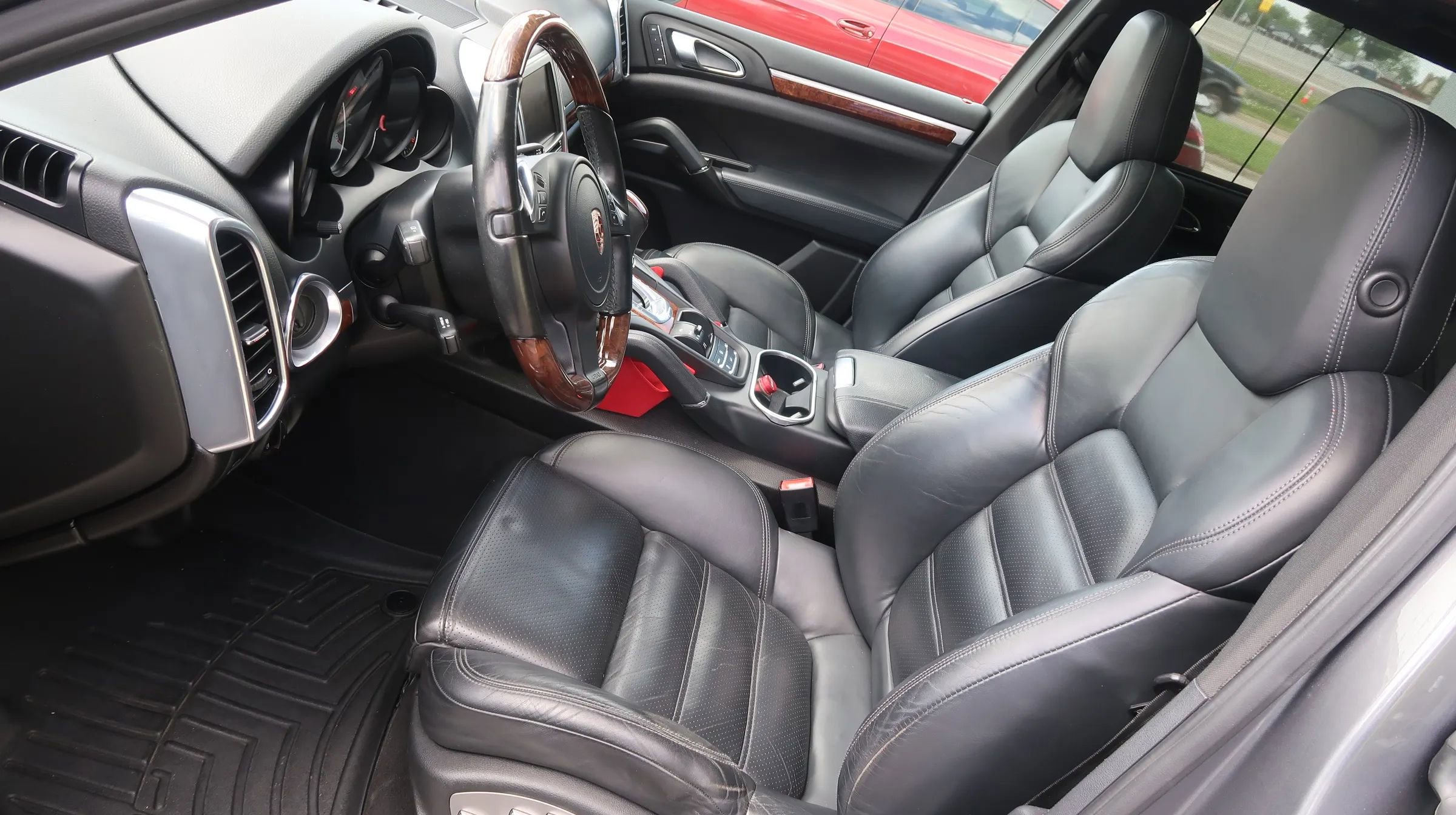 Used 2011 Porsche Cayenne S AWD/4WD image 17
