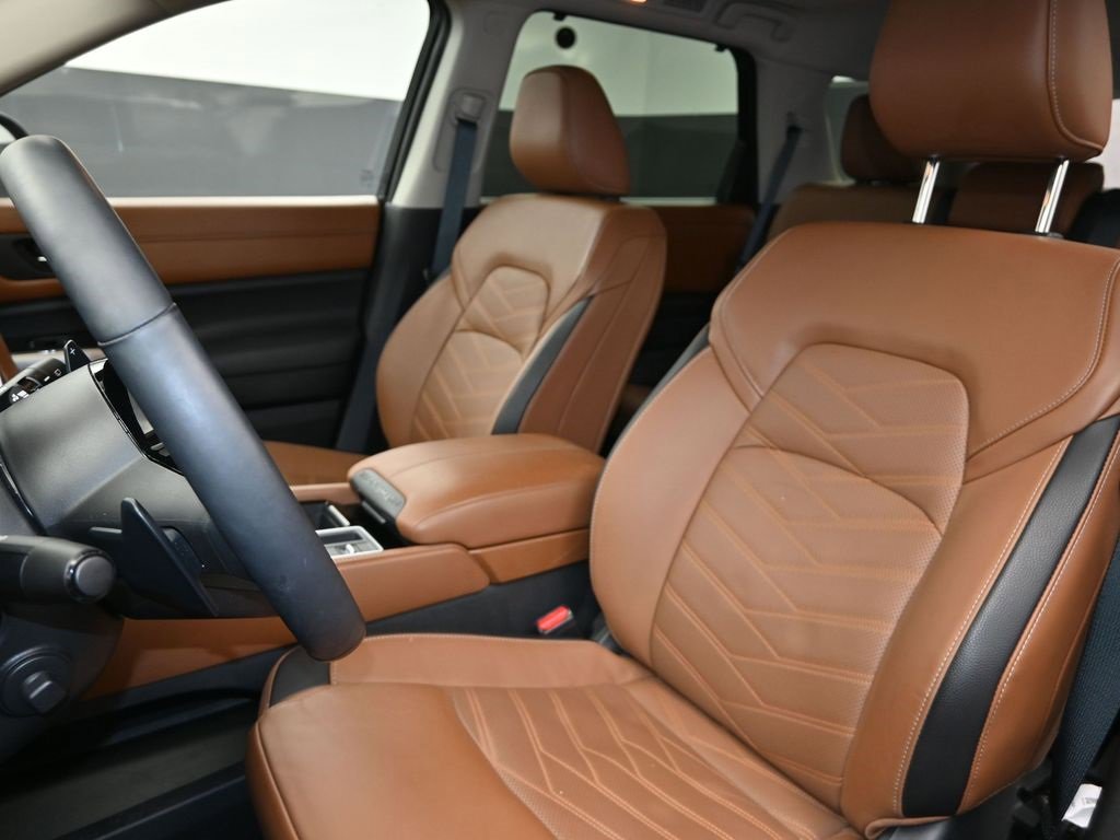 Used 2024 Nissan Pathfinder Platinum w/ Cargo Package image 17