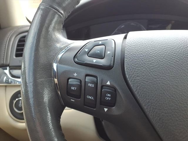 Used 2013 Lincoln MKS AWD image 20