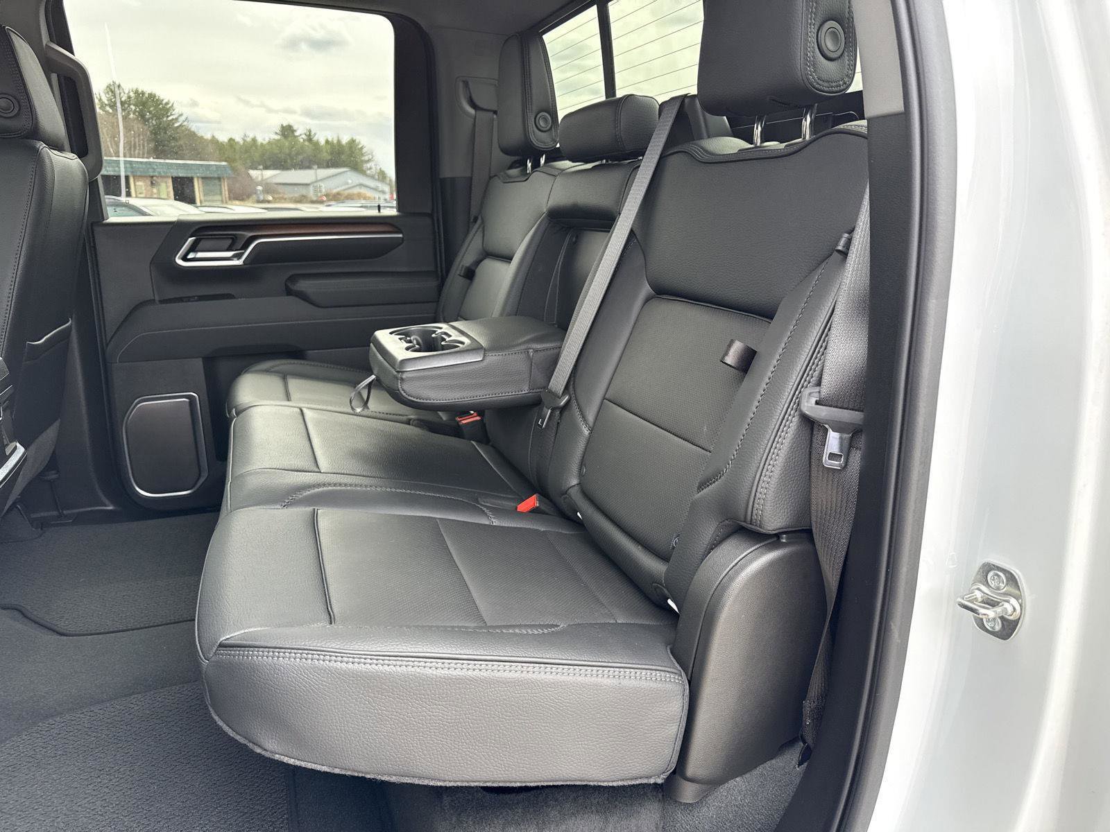 Used 2025 GMC Sierra 2500 Denali image 14