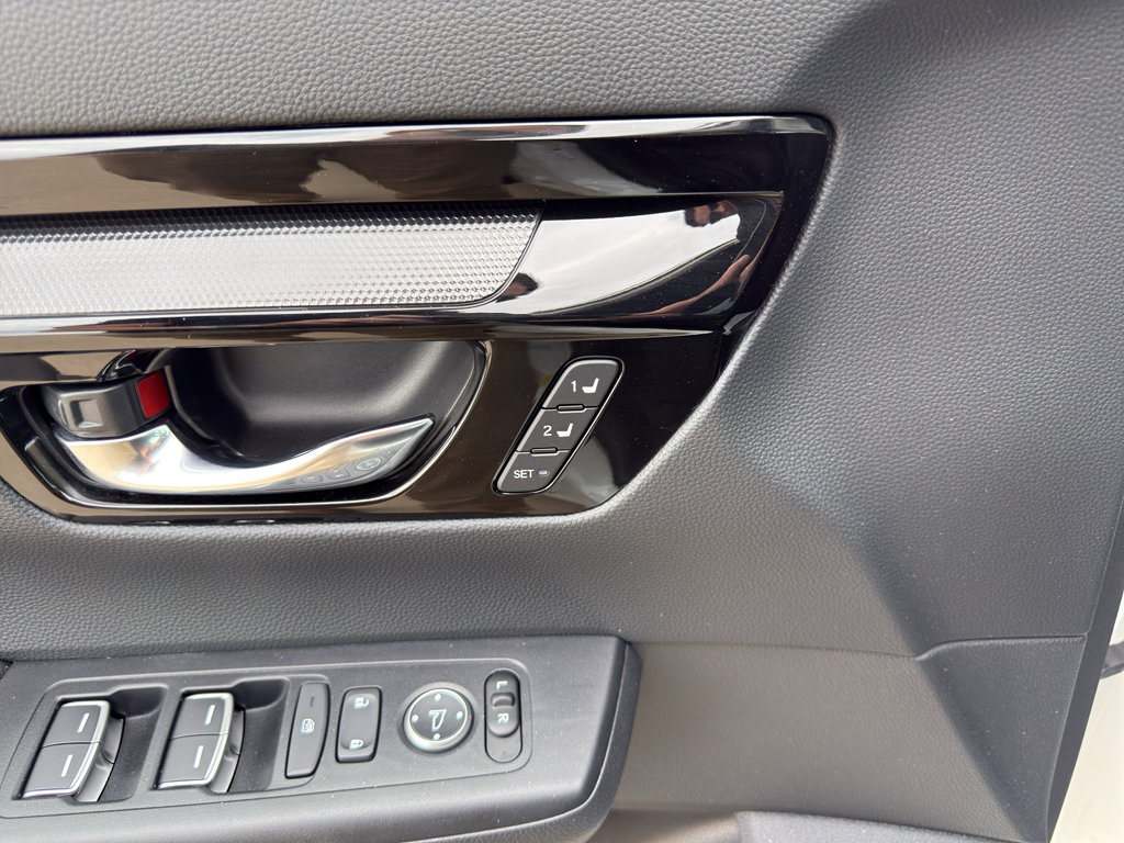 Used 2025 Honda CR-V Sport Touring image 14