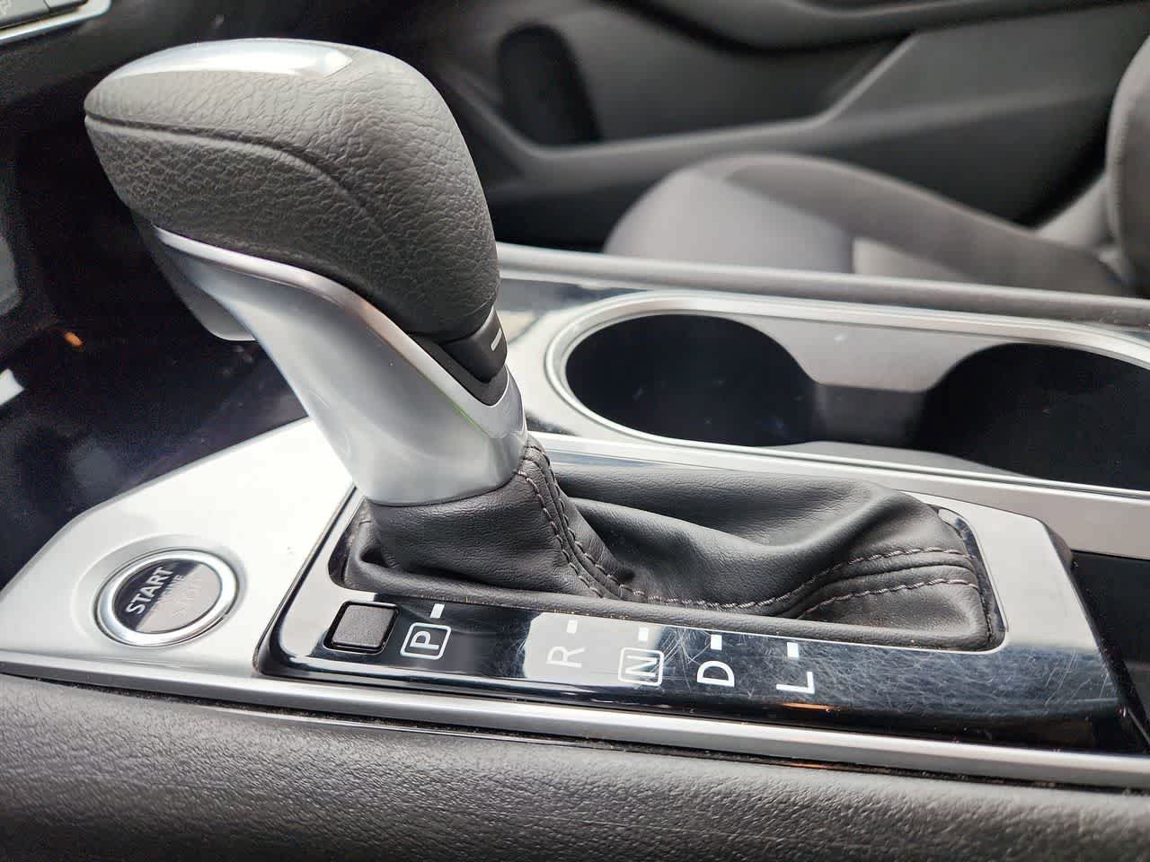 Used 2024 Nissan Altima 2.5 SV FWD image 21