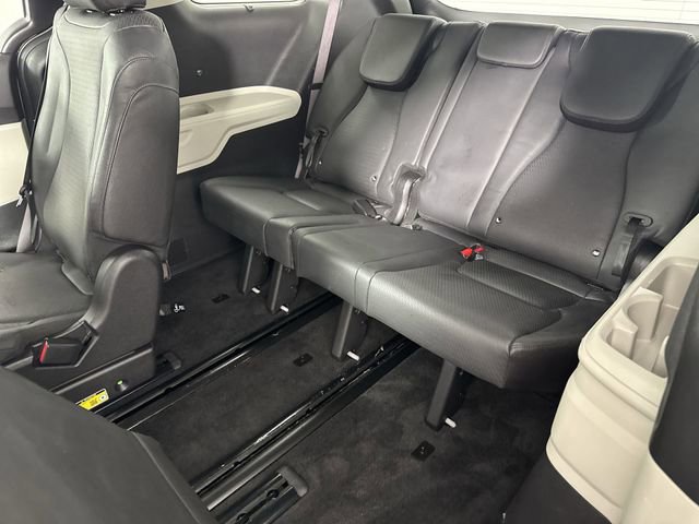 Used 2024 Kia Carnival SX Prestige FWD image 24