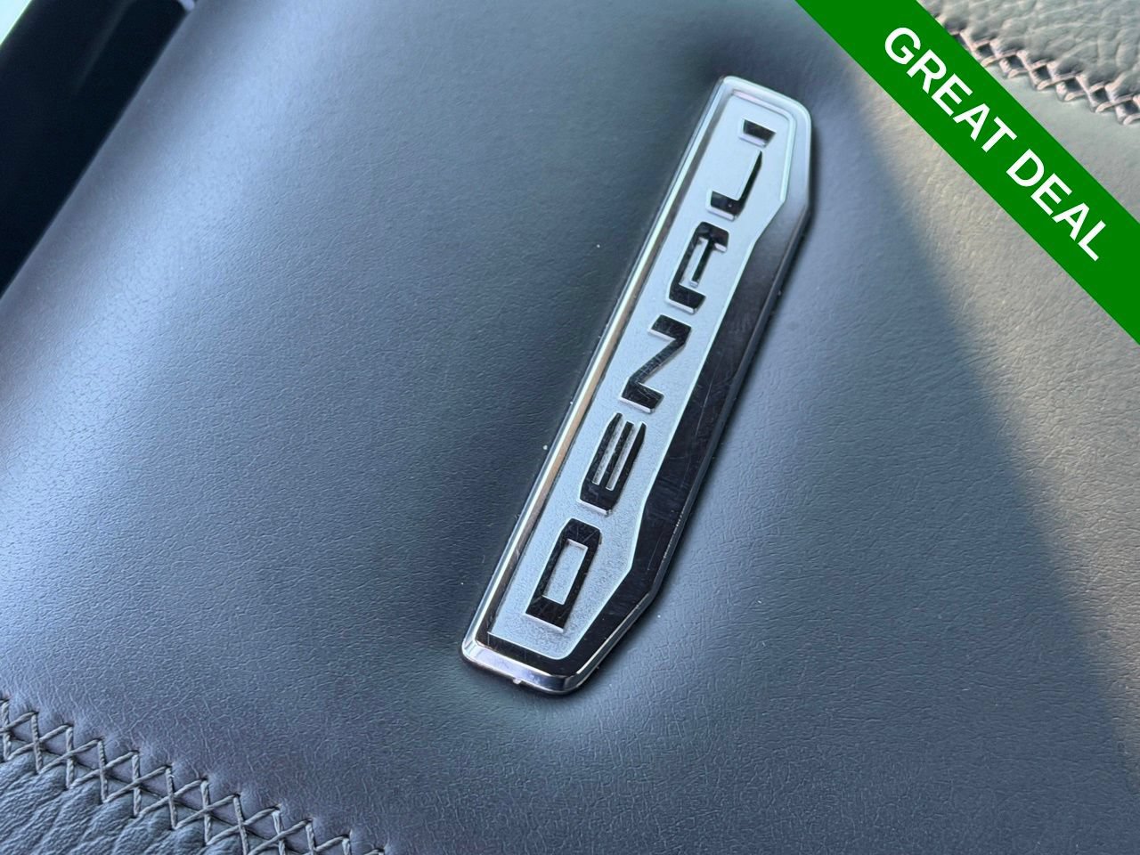 Used 2025 GMC Yukon Denali AWD/4WD image 21