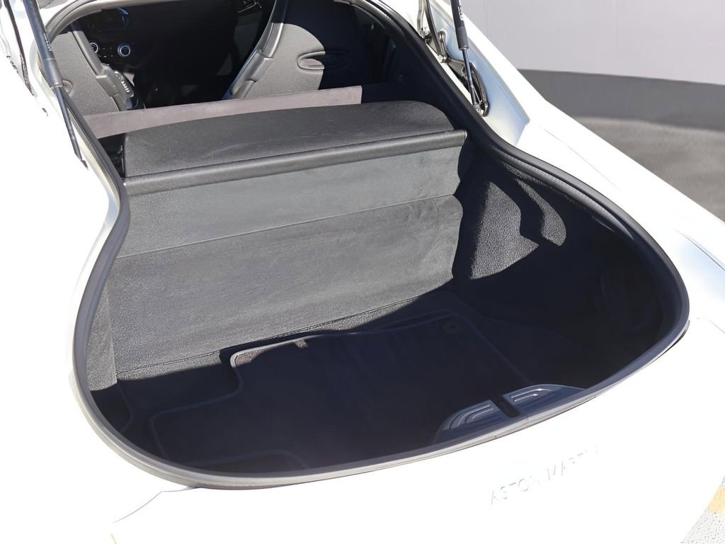 Used 2020 Aston Martin V8 Vantage Coupe image 14