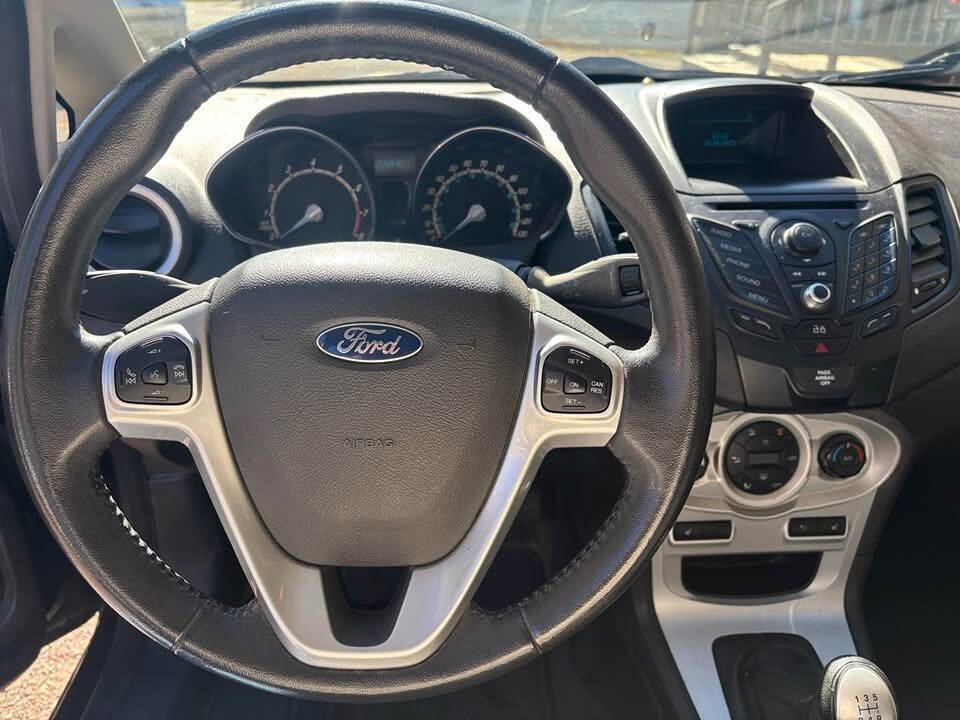 Used 2014 Ford Fiesta SE image 3