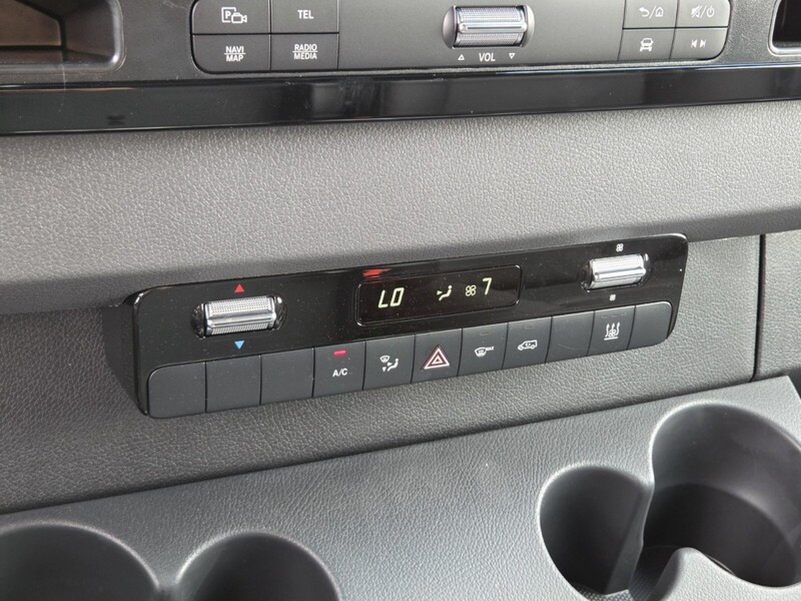 New 2025 Mercedes-Benz eSprinter 170 Cargo image 30
