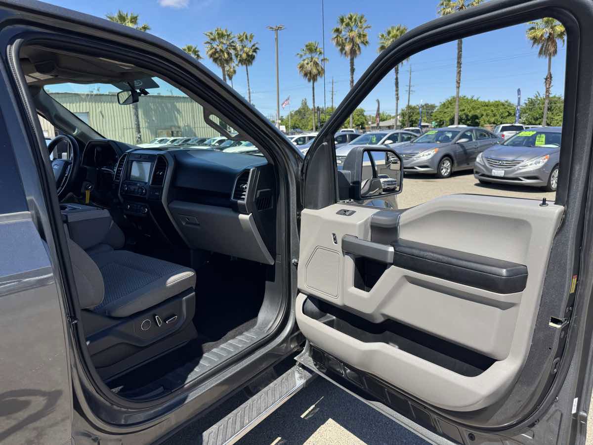 Used 2018 Ford F150 XLT w/ Equipment Group 302A Luxury image 15