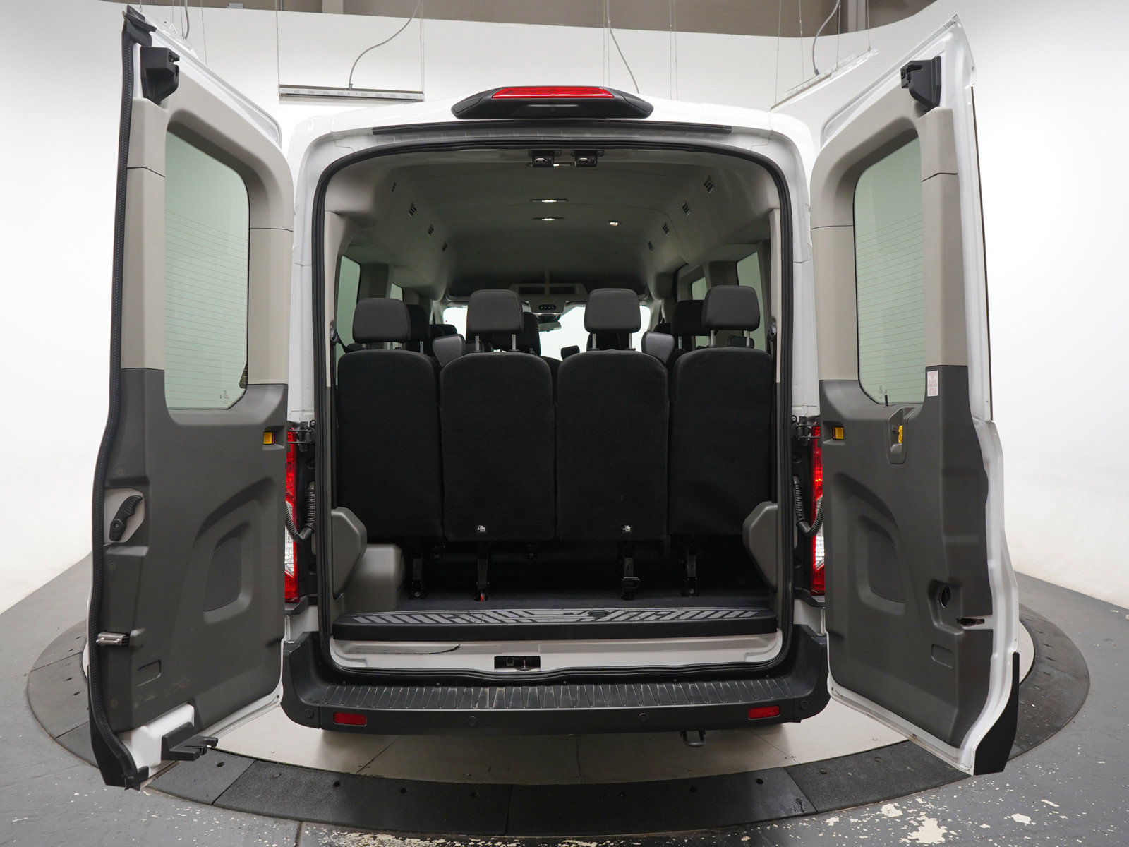 Used 2024 Ford Transit 350 XLT image 9