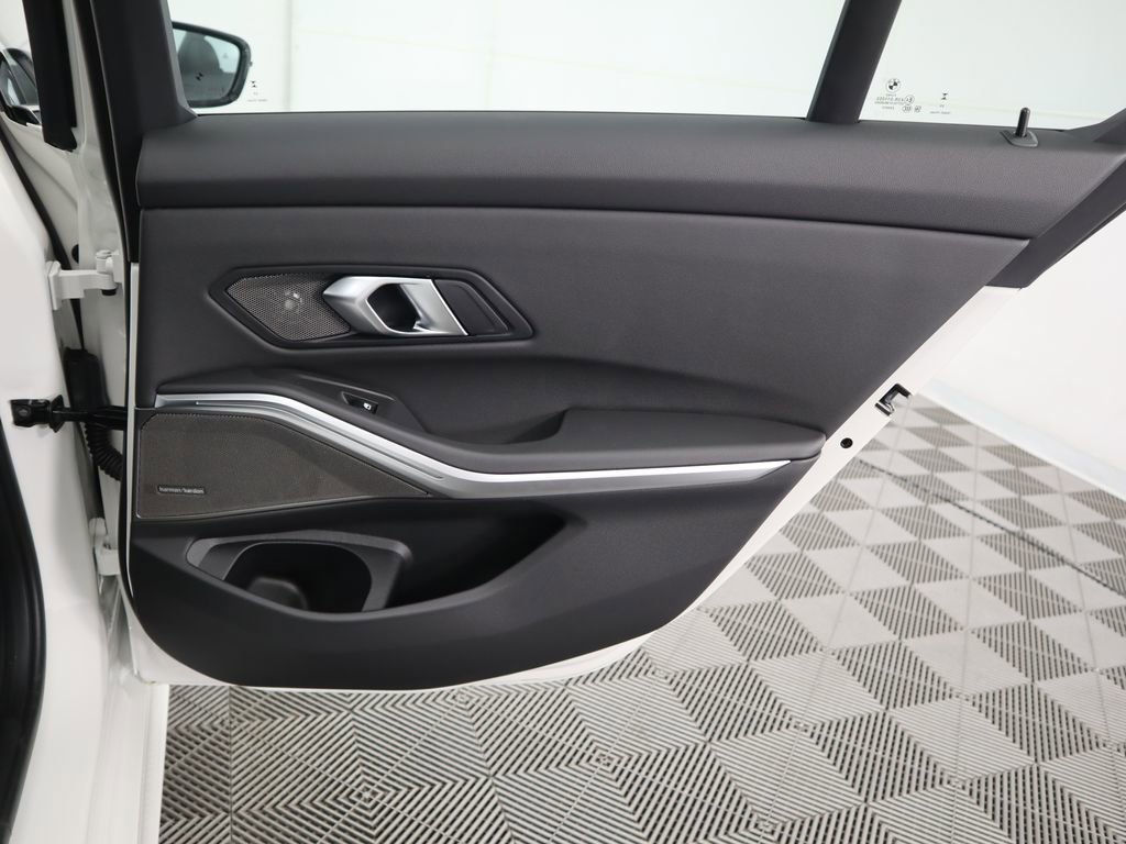 New 2026 BMW 330i xDrive Sedan w/ M Sport Package image 28